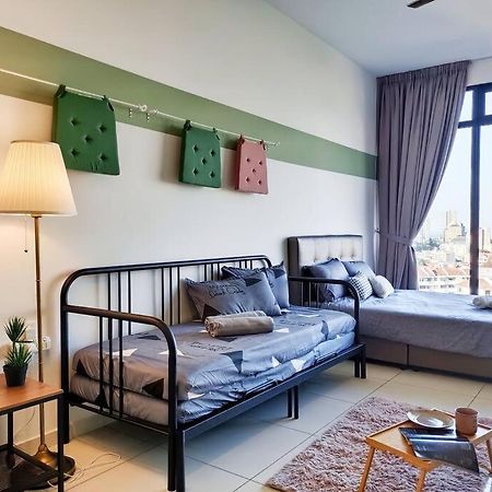2Br Luxury Rooftop Swimming Pook Homestay@Georgetown@10Pax - 无敌美景两房民宿 Εξωτερικό φωτογραφία