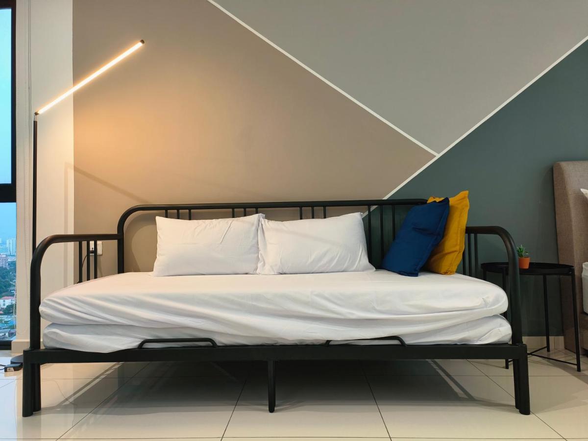 2Br Luxury Rooftop Swimming Pook Homestay@Georgetown@10Pax - 无敌美景两房民宿 Εξωτερικό φωτογραφία