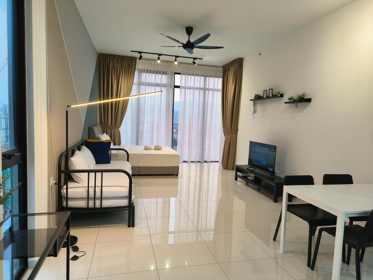 2Br Luxury Rooftop Swimming Pook Homestay@Georgetown@10Pax - 无敌美景两房民宿 Εξωτερικό φωτογραφία