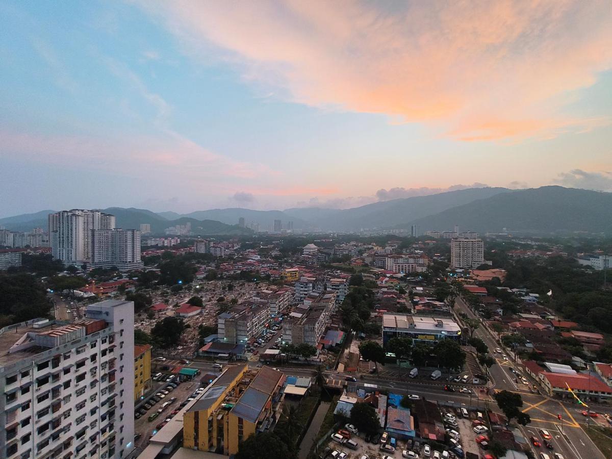 2Br Luxury Rooftop Swimming Pook Homestay@Georgetown@10Pax - 无敌美景两房民宿 Εξωτερικό φωτογραφία