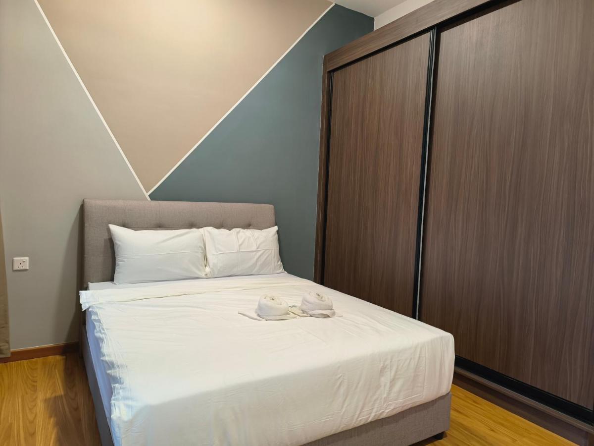 2Br Luxury Rooftop Swimming Pook Homestay@Georgetown@10Pax - 无敌美景两房民宿 Εξωτερικό φωτογραφία