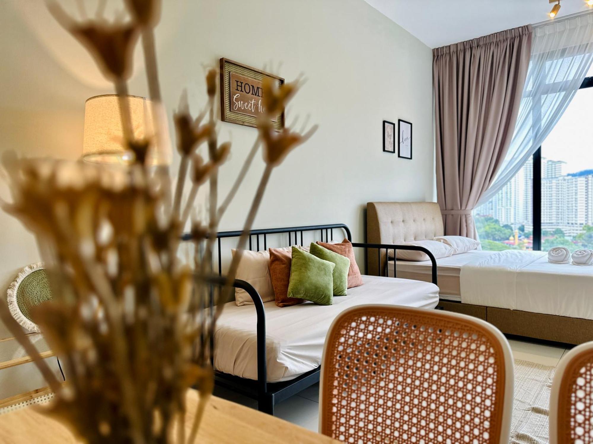 2Br Luxury Rooftop Swimming Pook Homestay@Georgetown@10Pax - 无敌美景两房民宿 Εξωτερικό φωτογραφία