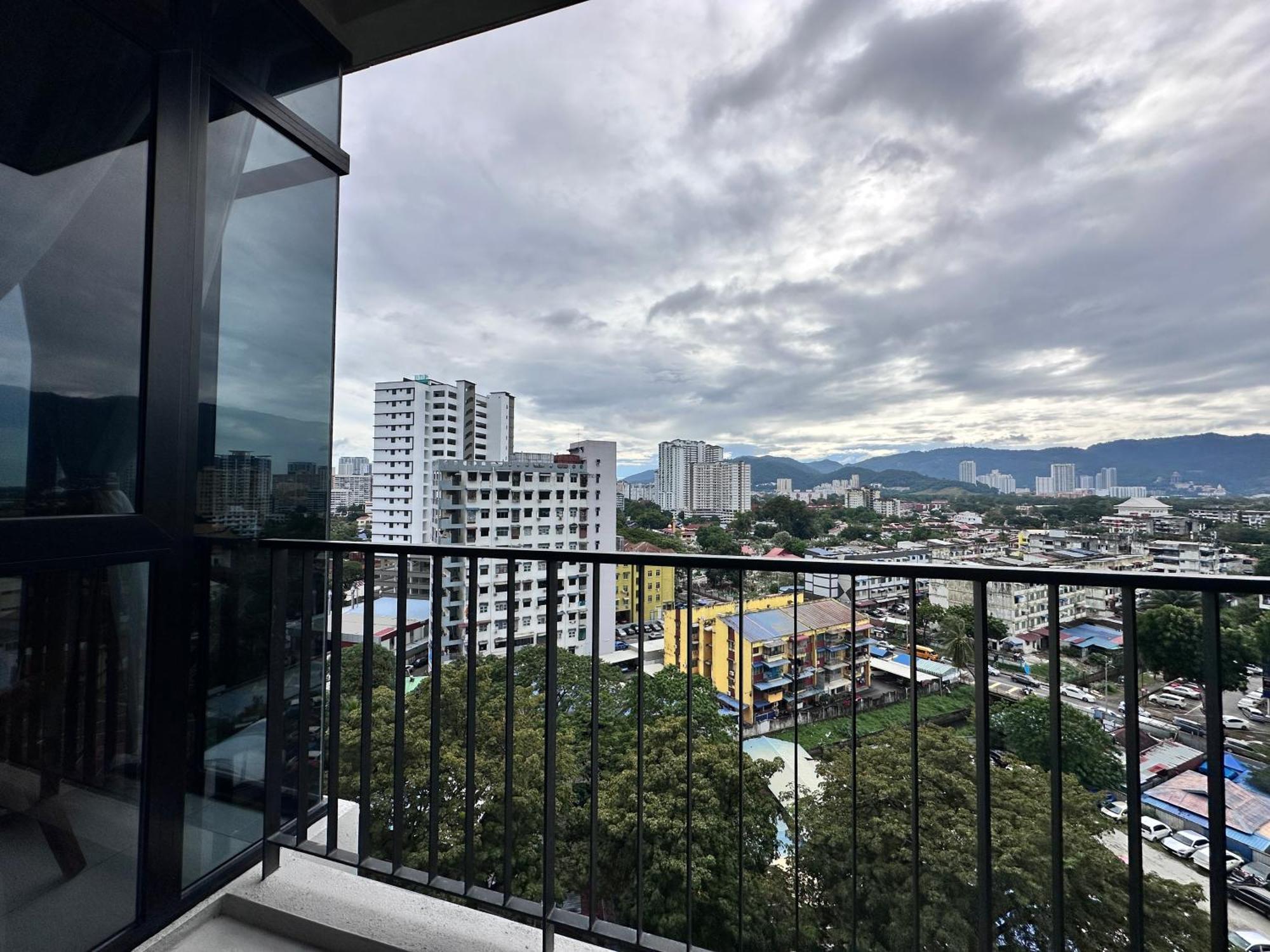 2Br Luxury Rooftop Swimming Pook Homestay@Georgetown@10Pax - 无敌美景两房民宿 Εξωτερικό φωτογραφία