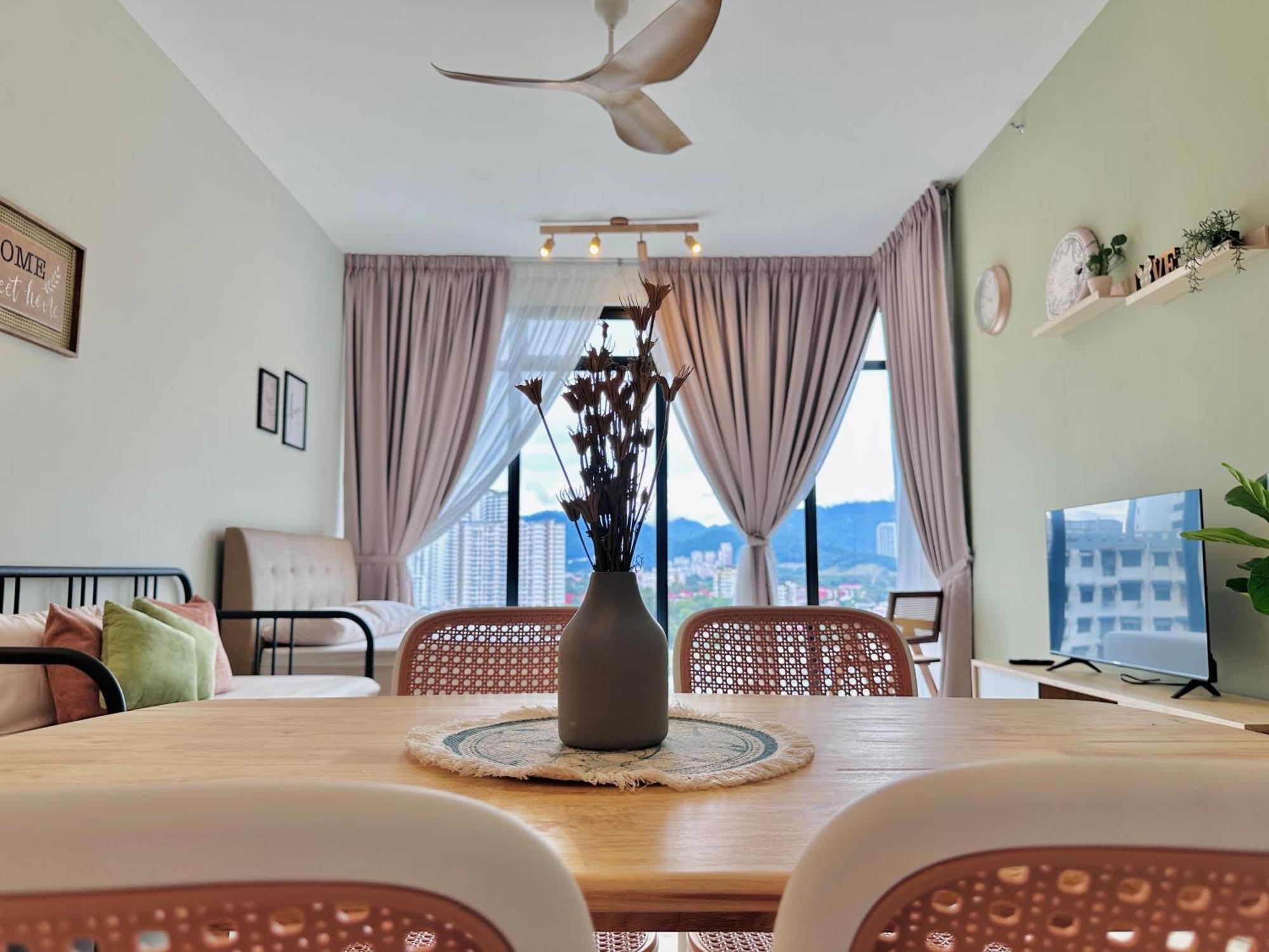 2Br Luxury Rooftop Swimming Pook Homestay@Georgetown@10Pax - 无敌美景两房民宿 Εξωτερικό φωτογραφία