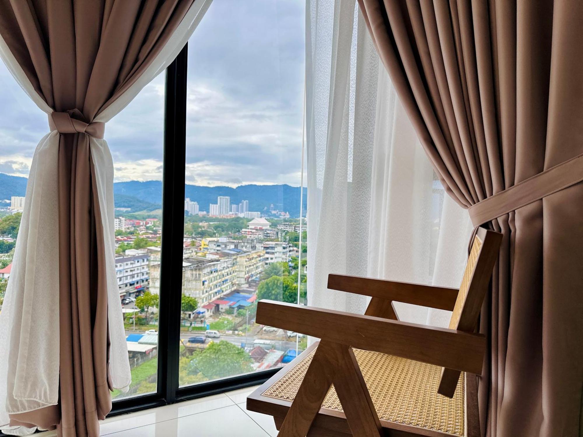 2Br Luxury Rooftop Swimming Pook Homestay@Georgetown@10Pax - 无敌美景两房民宿 Εξωτερικό φωτογραφία