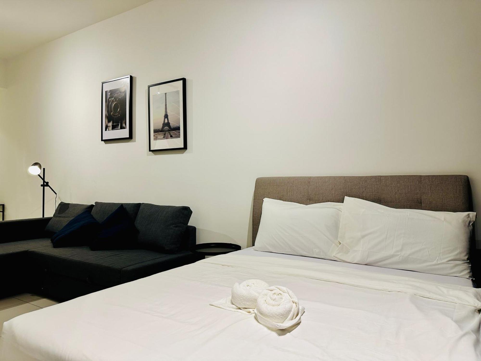 2Br Luxury Rooftop Swimming Pook Homestay@Georgetown@10Pax - 无敌美景两房民宿 Εξωτερικό φωτογραφία
