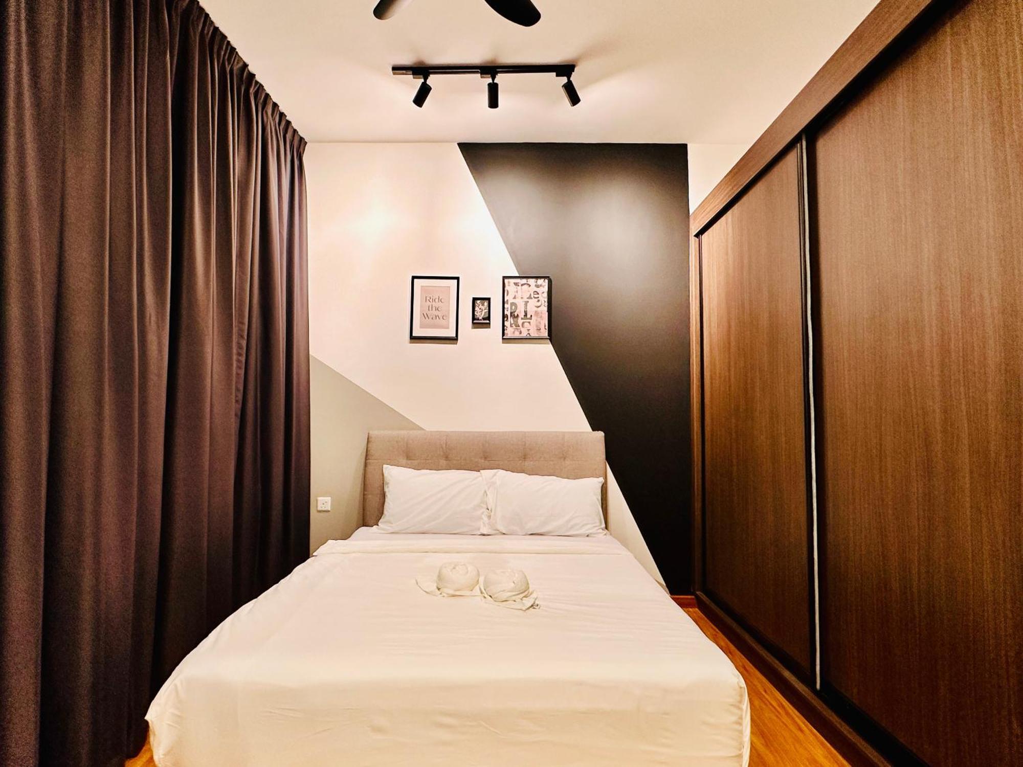 2Br Luxury Rooftop Swimming Pook Homestay@Georgetown@10Pax - 无敌美景两房民宿 Εξωτερικό φωτογραφία