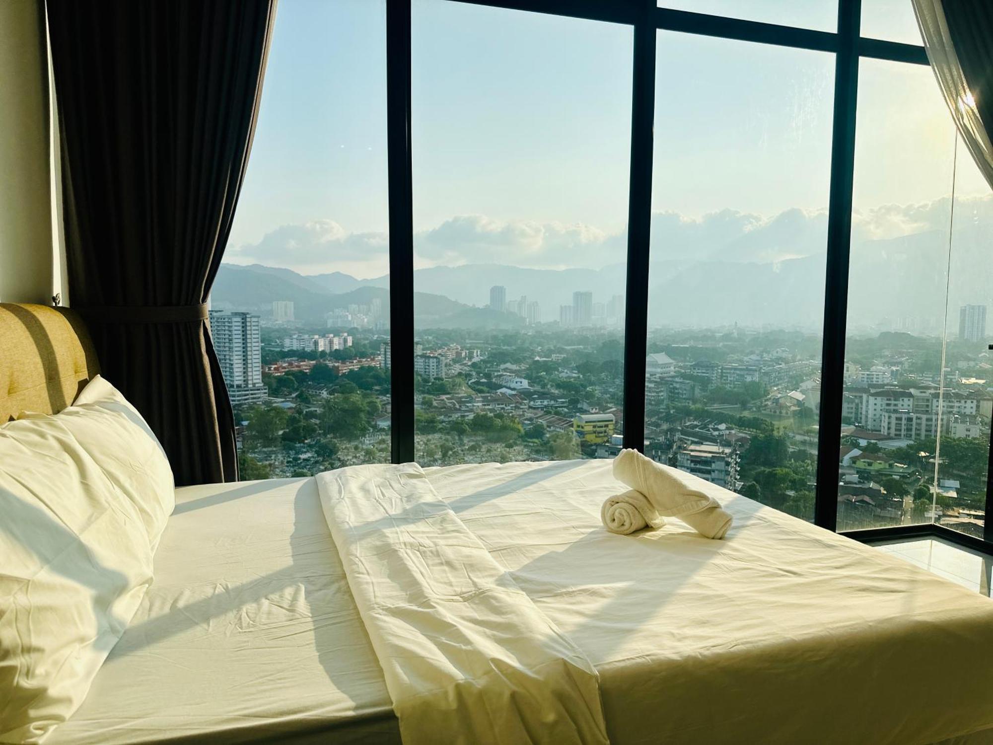 2Br Luxury Rooftop Swimming Pook Homestay@Georgetown@10Pax - 无敌美景两房民宿 Εξωτερικό φωτογραφία