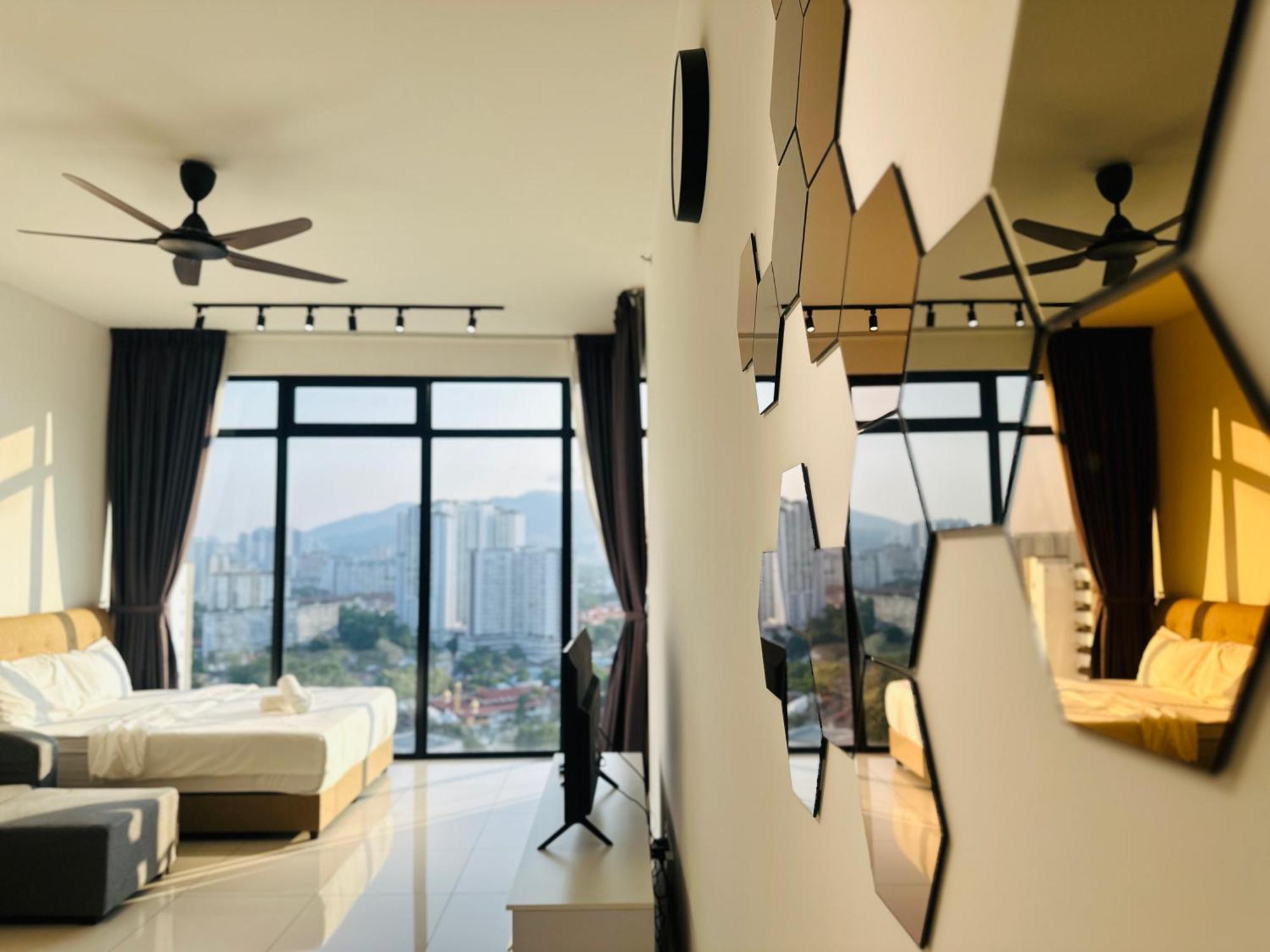 2Br Luxury Rooftop Swimming Pook Homestay@Georgetown@10Pax - 无敌美景两房民宿 Εξωτερικό φωτογραφία